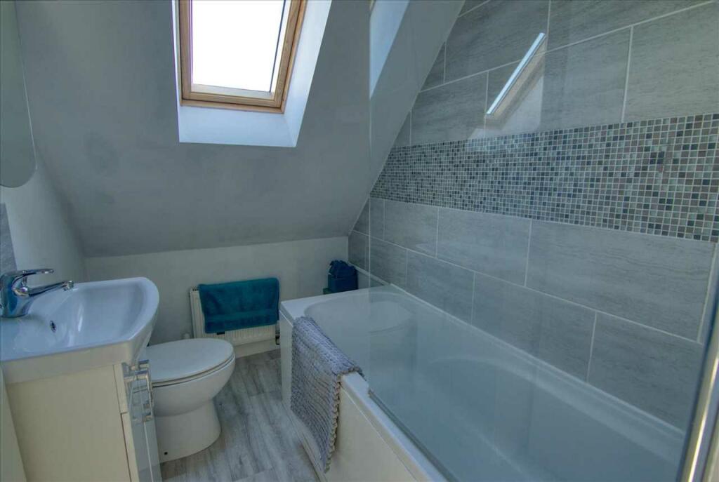 En-Suite Bathroom