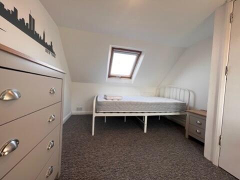 40 Stephens Road - Bedroom 4 (1)