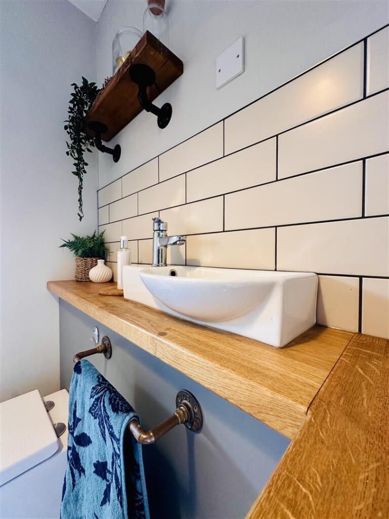 UTILITY ROOM &amp; CLOAKROOM