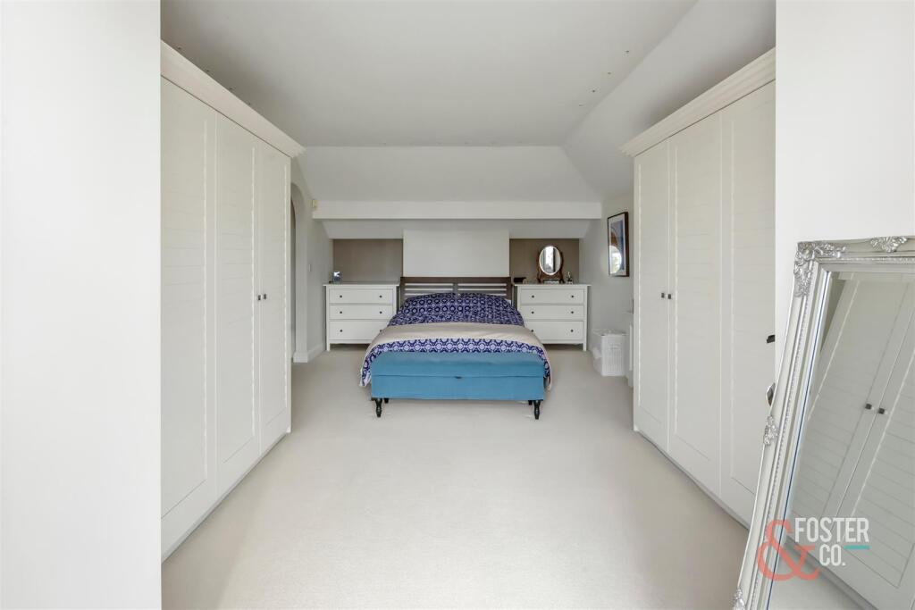 The Droveway, 22A-002.JPG