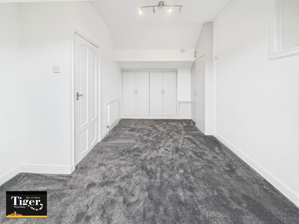 CAM02176G0-PR0625...