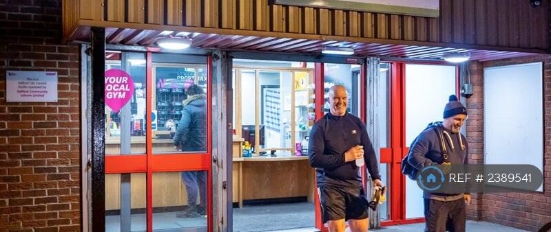 20 Mins Walk Swinton &amp; Pendlebury Leisure Centre