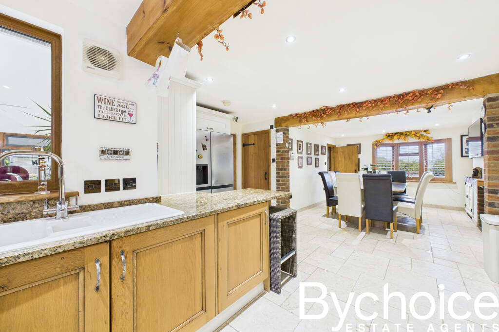 CAM05454G0-PR0065-STILL003