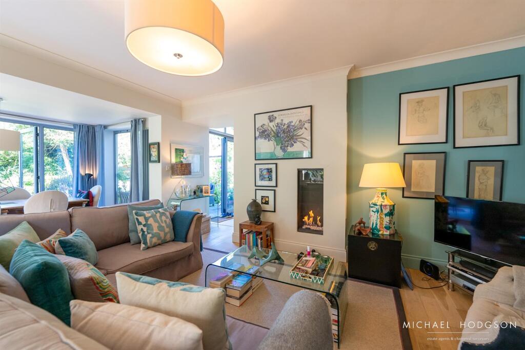 21, Laburnum Grove-16.jpg