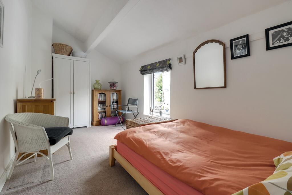 16- Martin Mellor EweMove Colne Valley