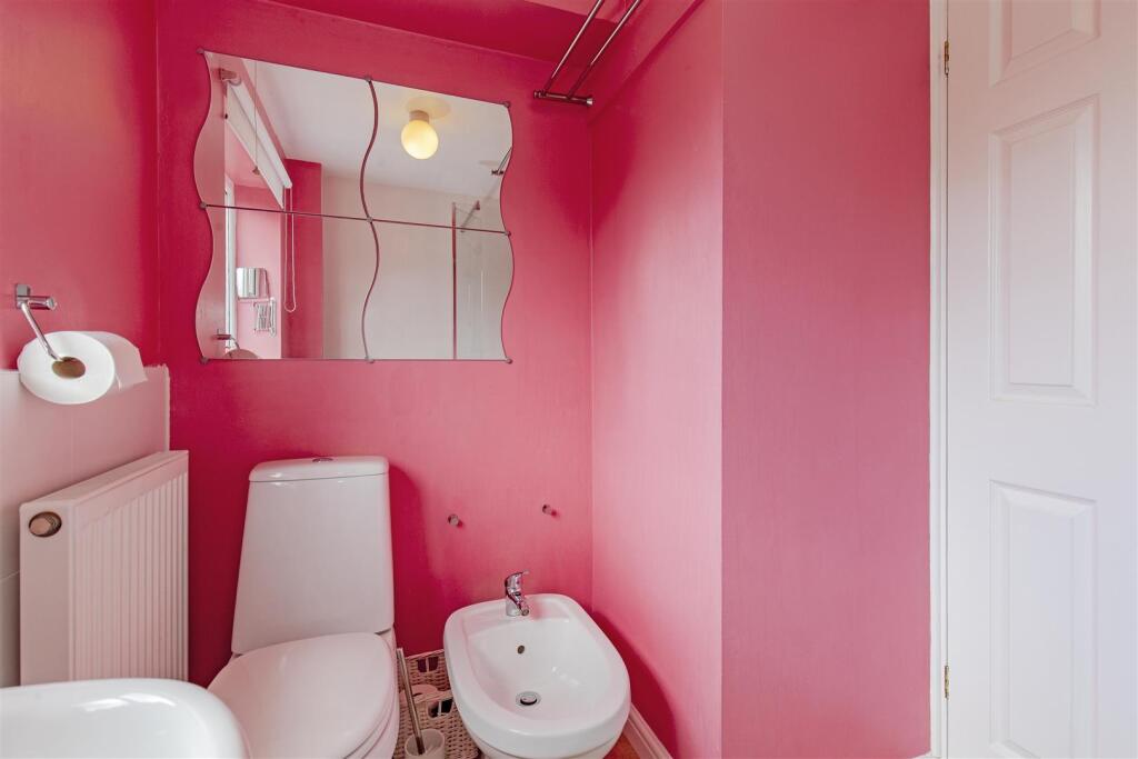 Shower Room-2.jpg