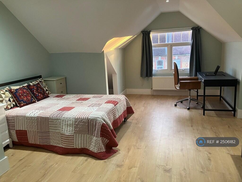 Room 6 - £950