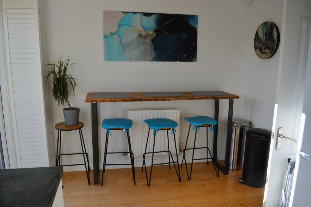 Breakfast Area.jpg