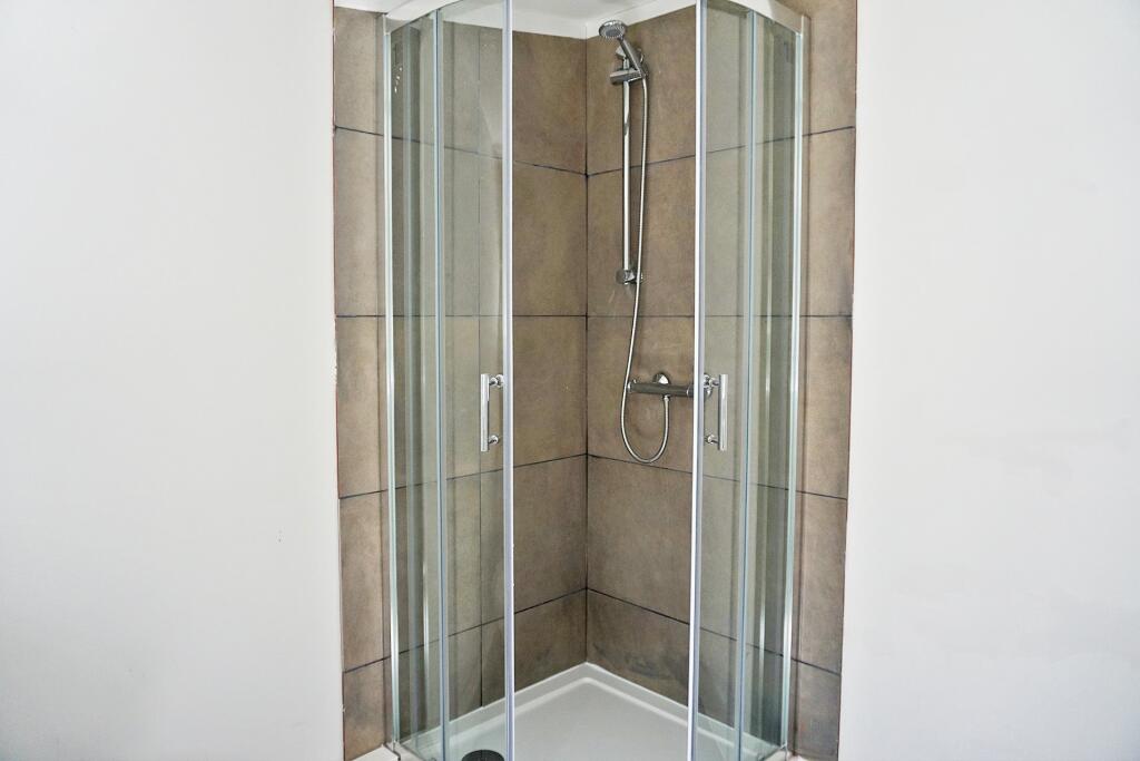 Bathroom 1c