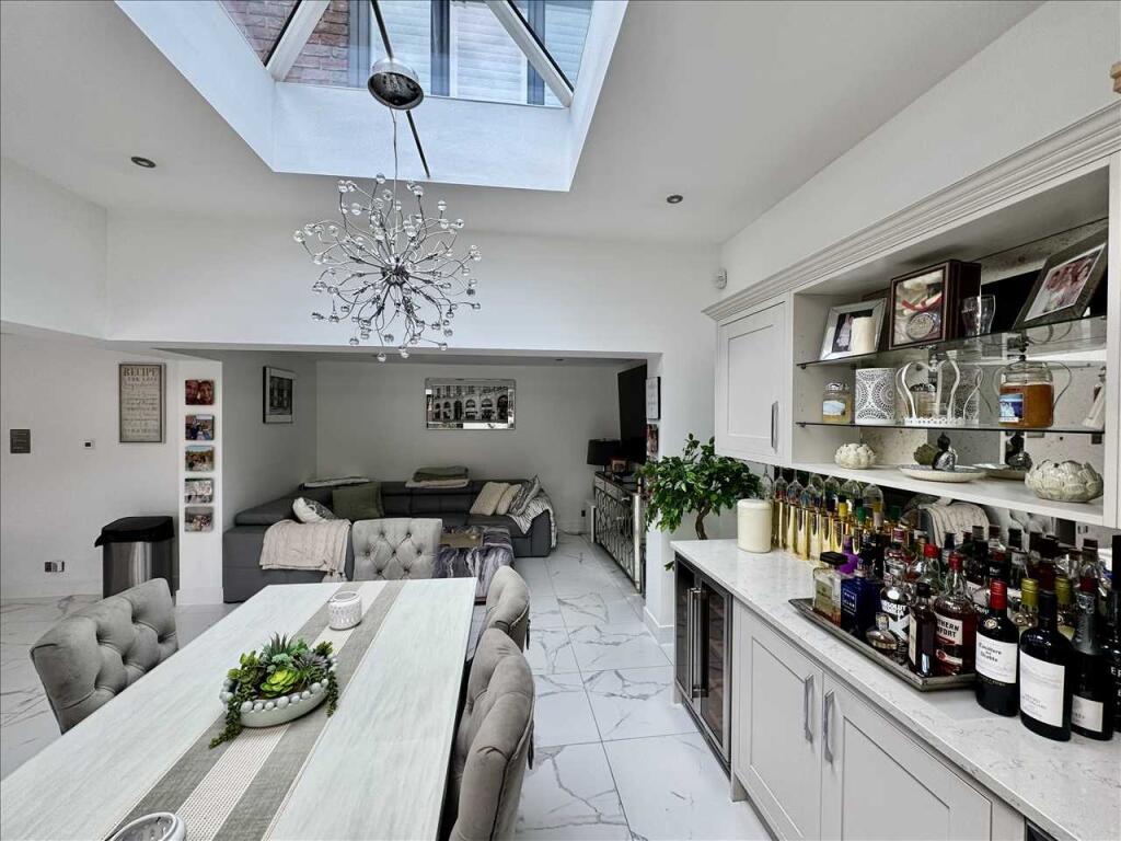 LIVING KITCHEN