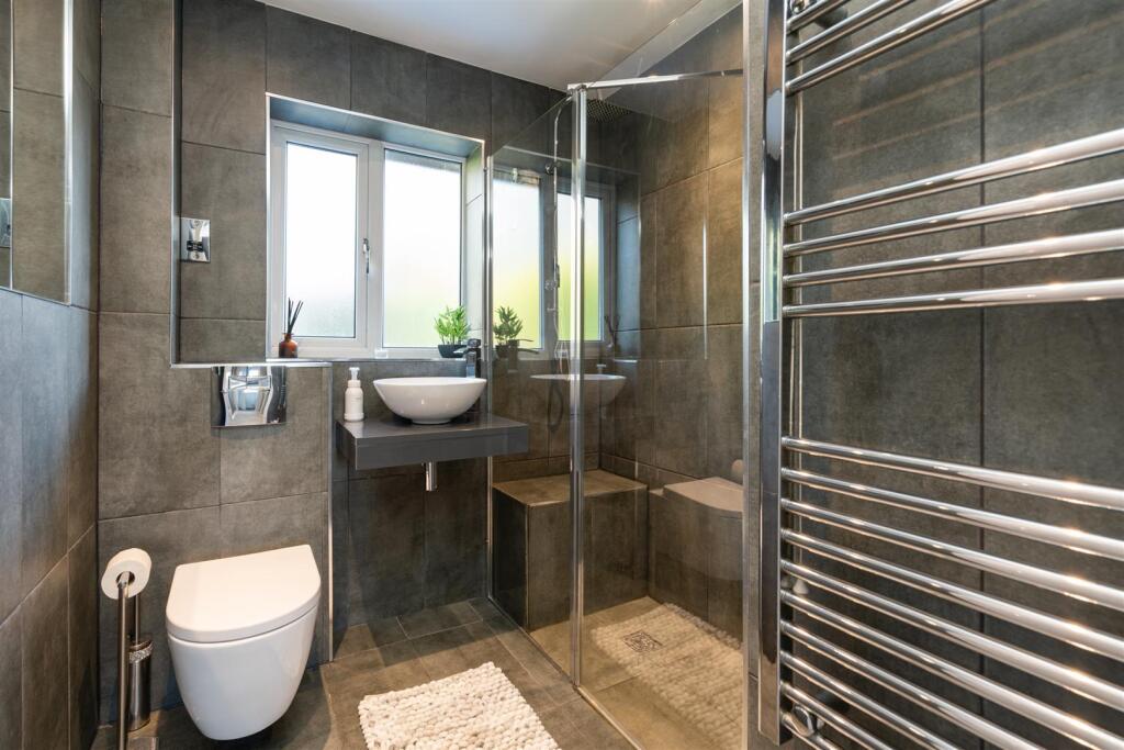 31 Ashbrook Crescent_18.jpg