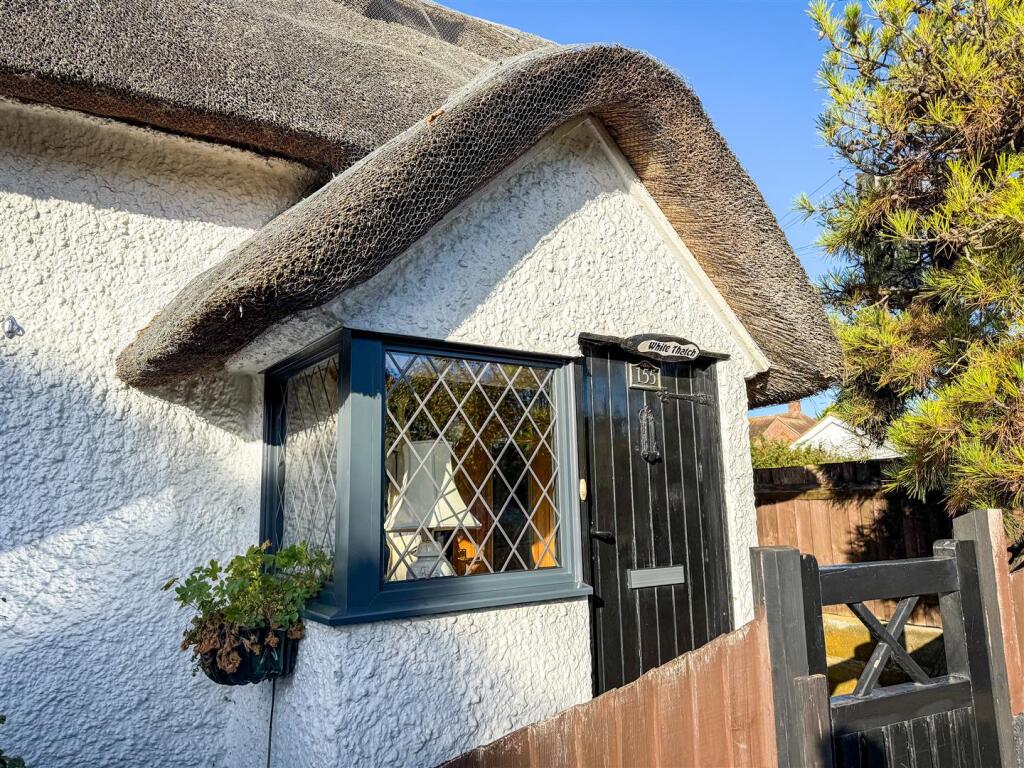 ENTRANCE PORCH