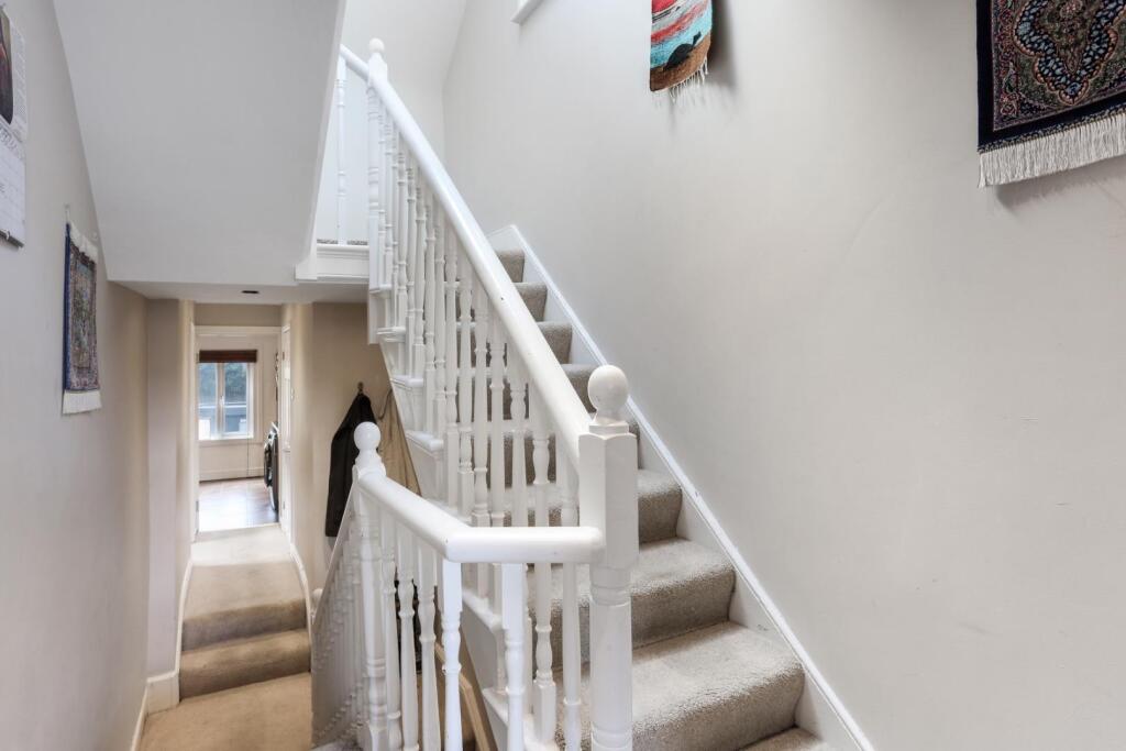 1529102328 - 40b Tritton Road, SE21 - 9.jpg