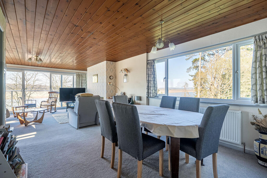 Living/Dining Roo...