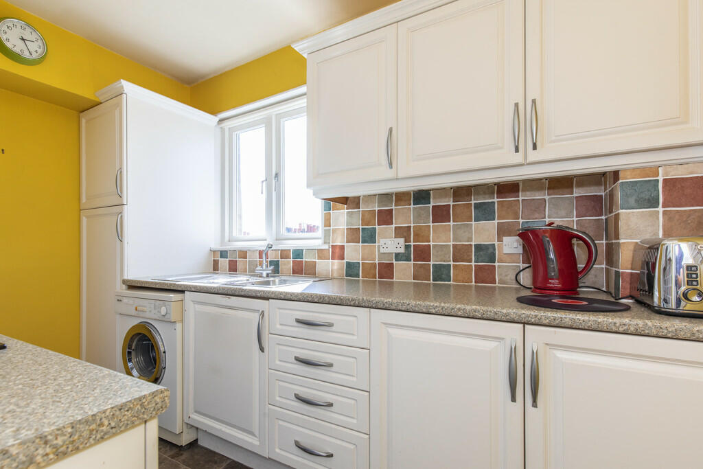 5, 2 Brunswick Pl...