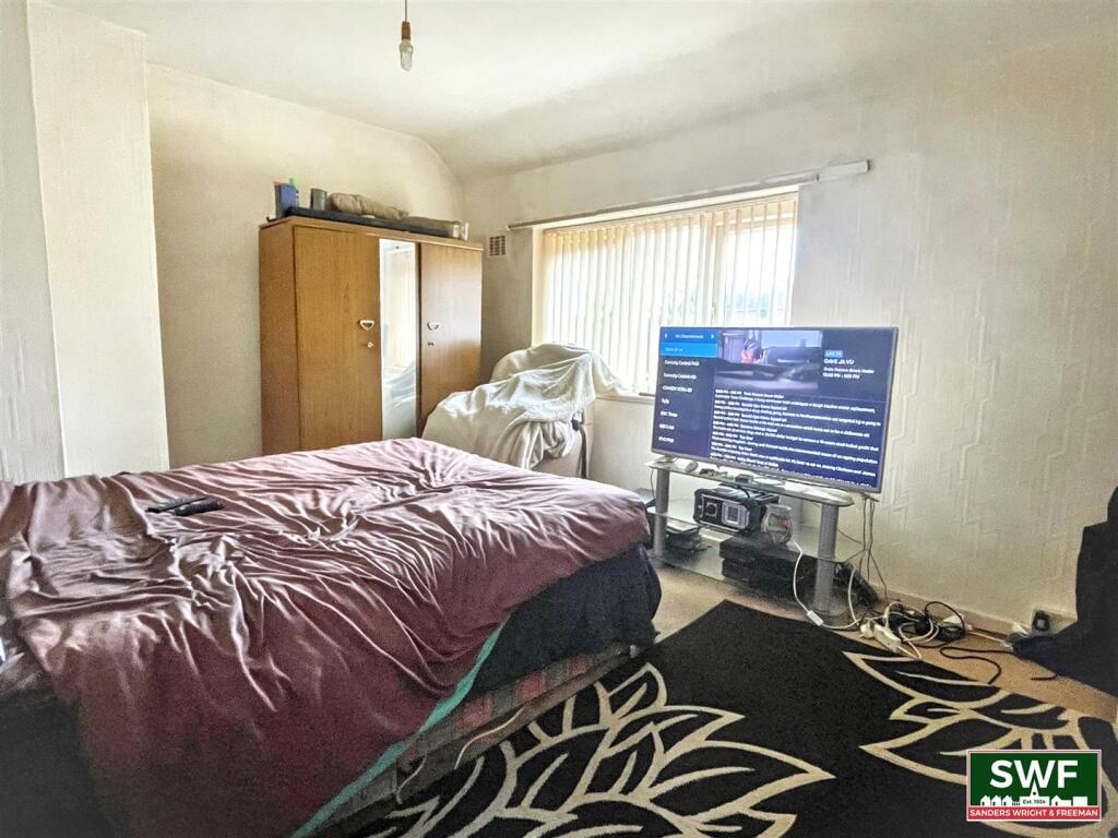 Bedroom1.jpg