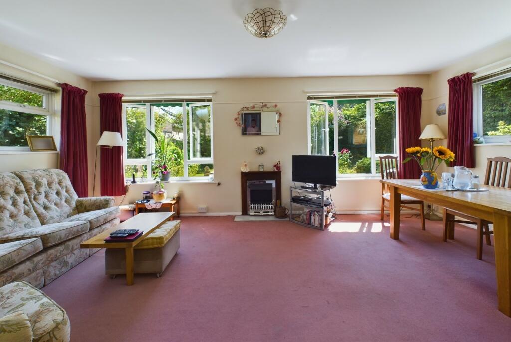 CAM02545G0-PR0192-STILL003