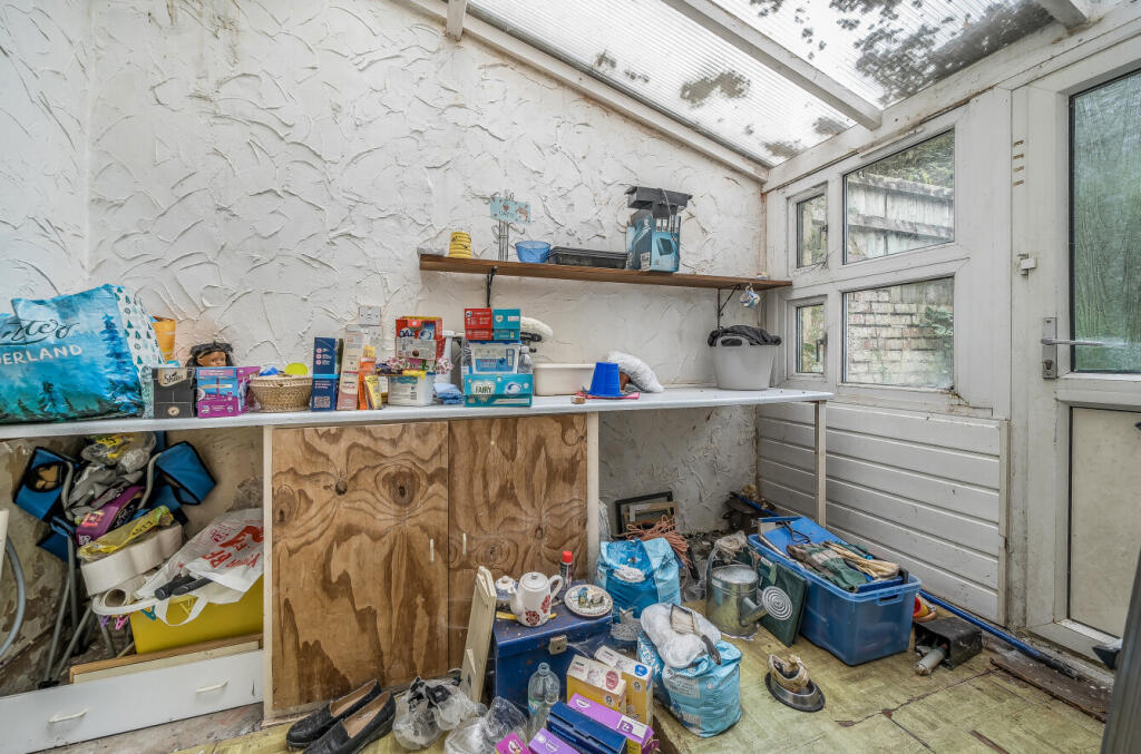 1356935-4-68e79e1...