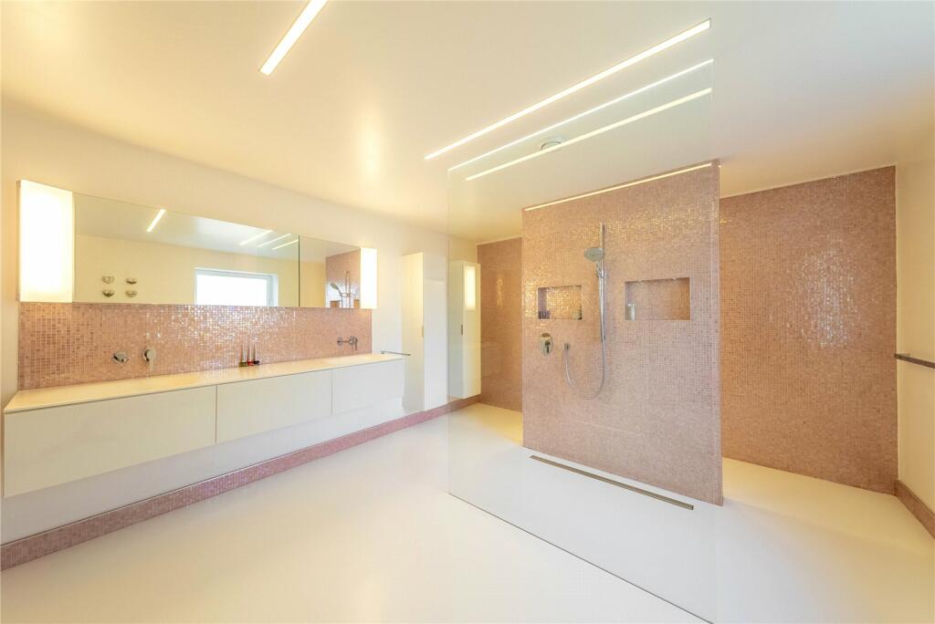 Ensuite