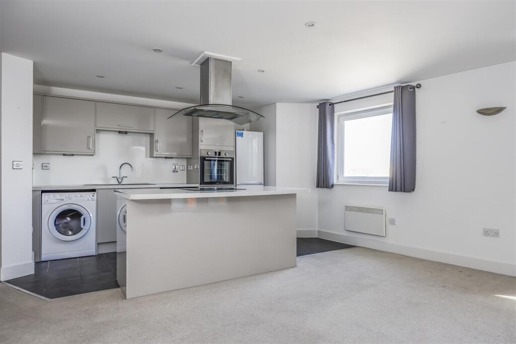 19 Centurion Court, Gunwharf Quays, Portsmouth-Por