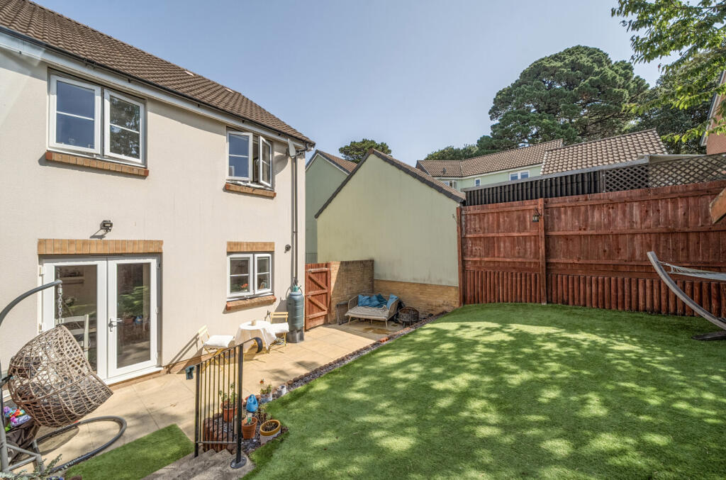 1335695-1-689b242...