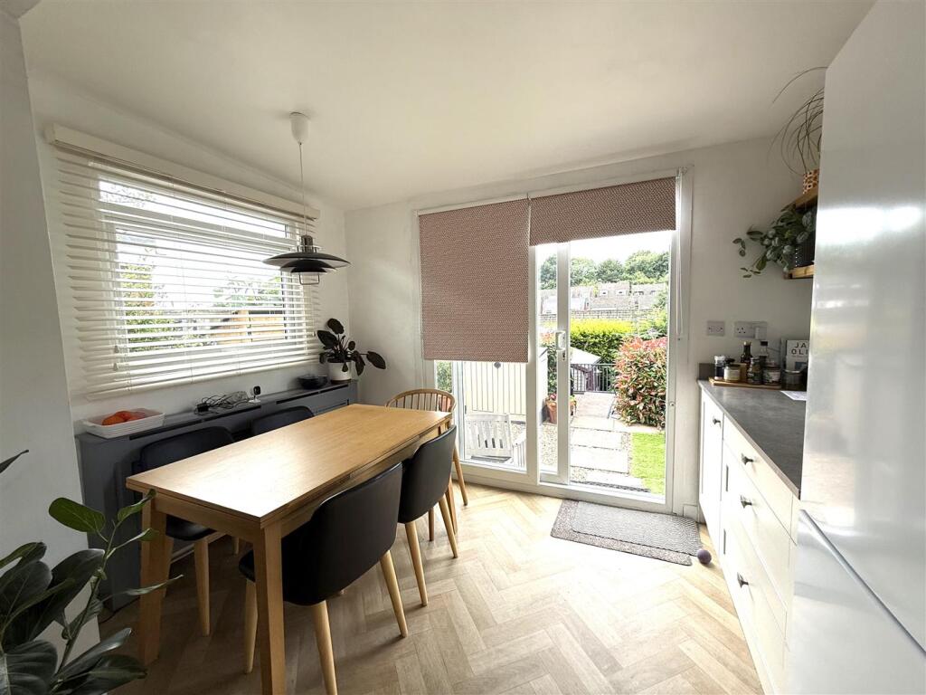 17 finches kit 2.jpeg