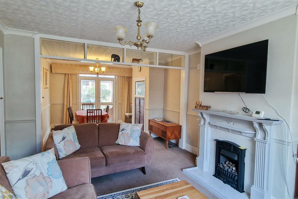 Living Room.jpg
