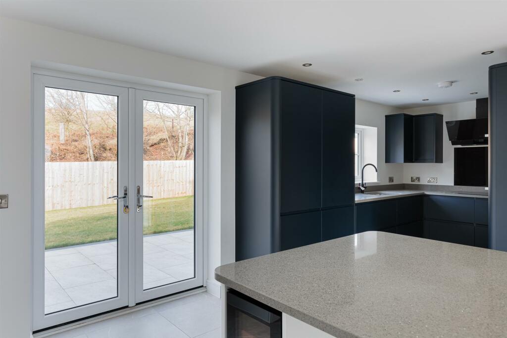 Kitchen Breakfast Family Room