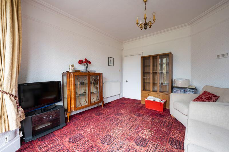 REAR LOUNGE