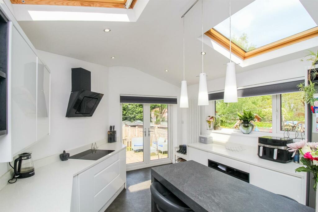 OPEN PLAN KITCHEN/BREAKFAST ROOM