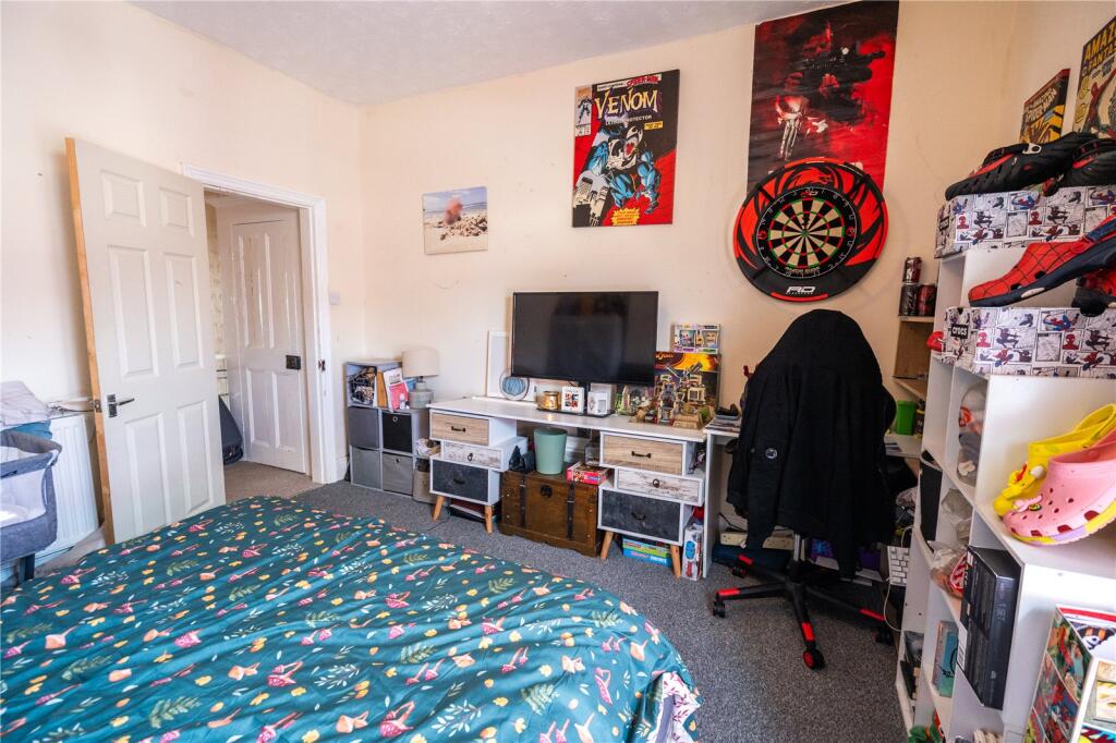 Bedroom 1 (2)