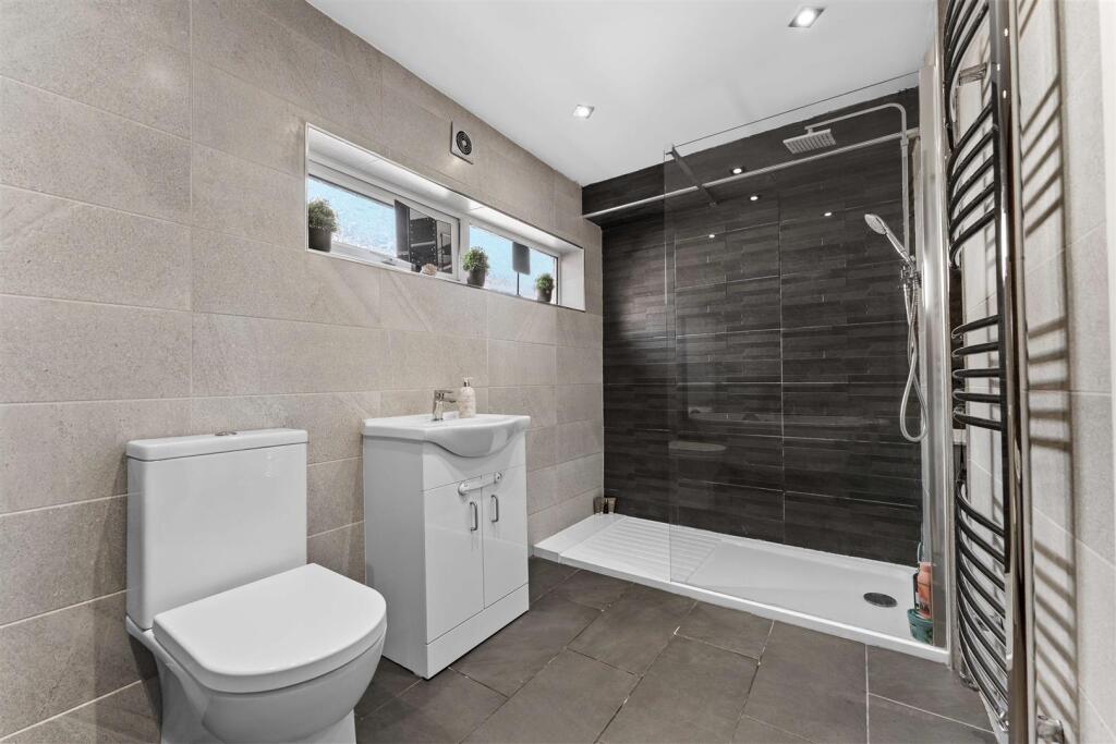 Modern Bathroom