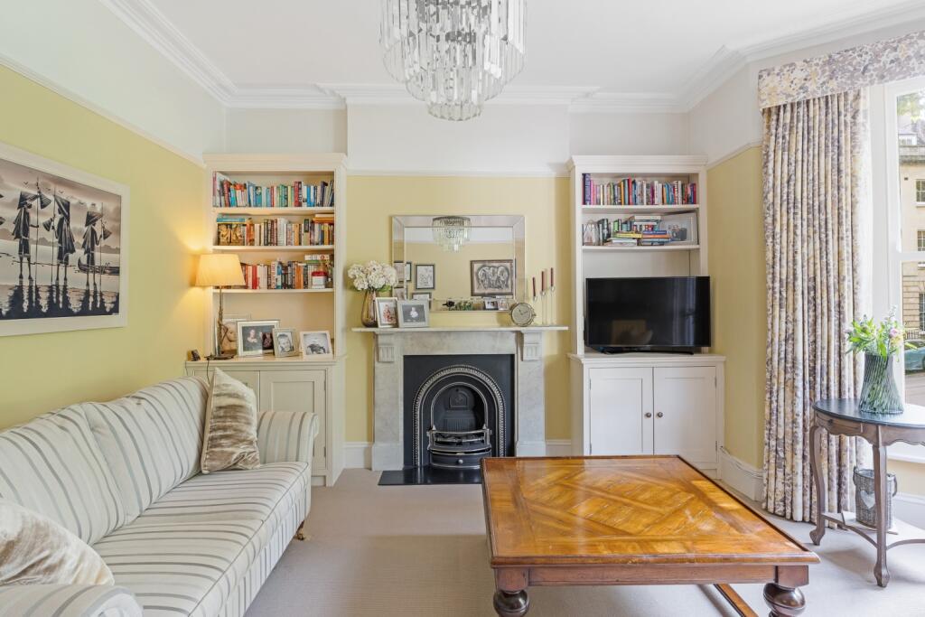 Living Room views over park