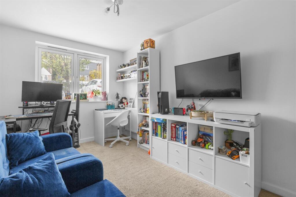 141 St. Hughs Ave, HP13 7UA-2.jpg