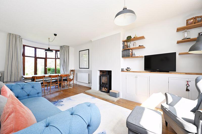 Lounge &amp; Dining Room