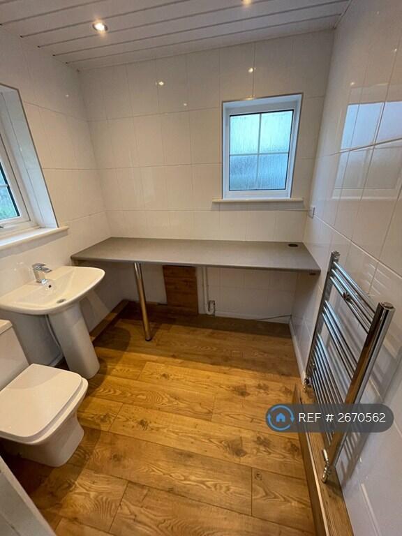 Cloakroom &amp; Laundry Room