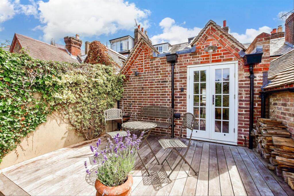 External Lifestyle Photograph