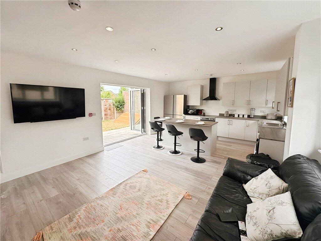 Kitchen/Reception