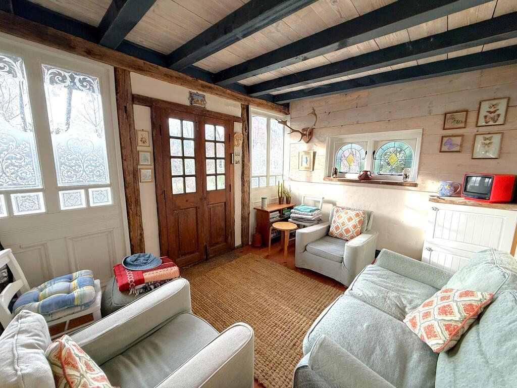 SUMMERHOUSE