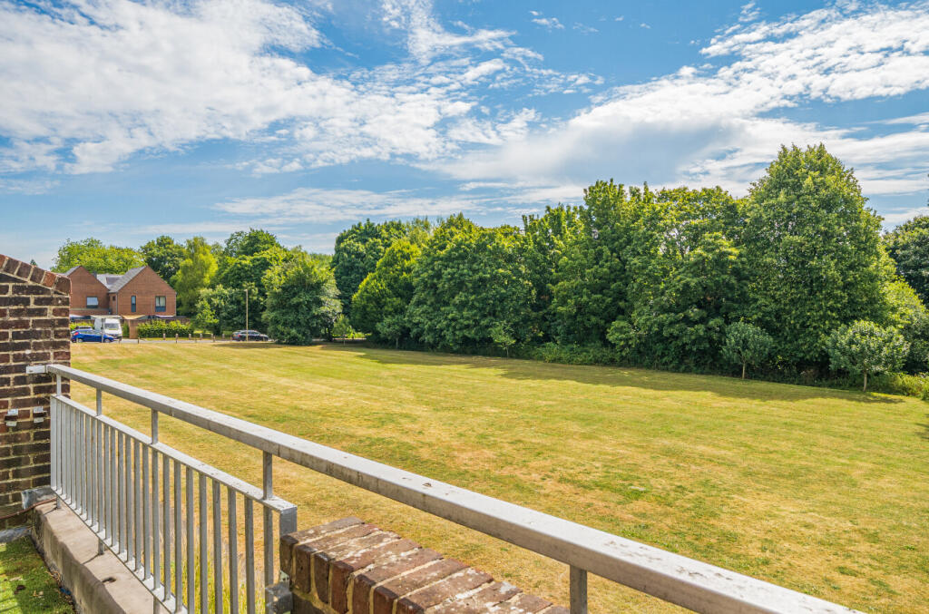 1318472-10-6863b6...