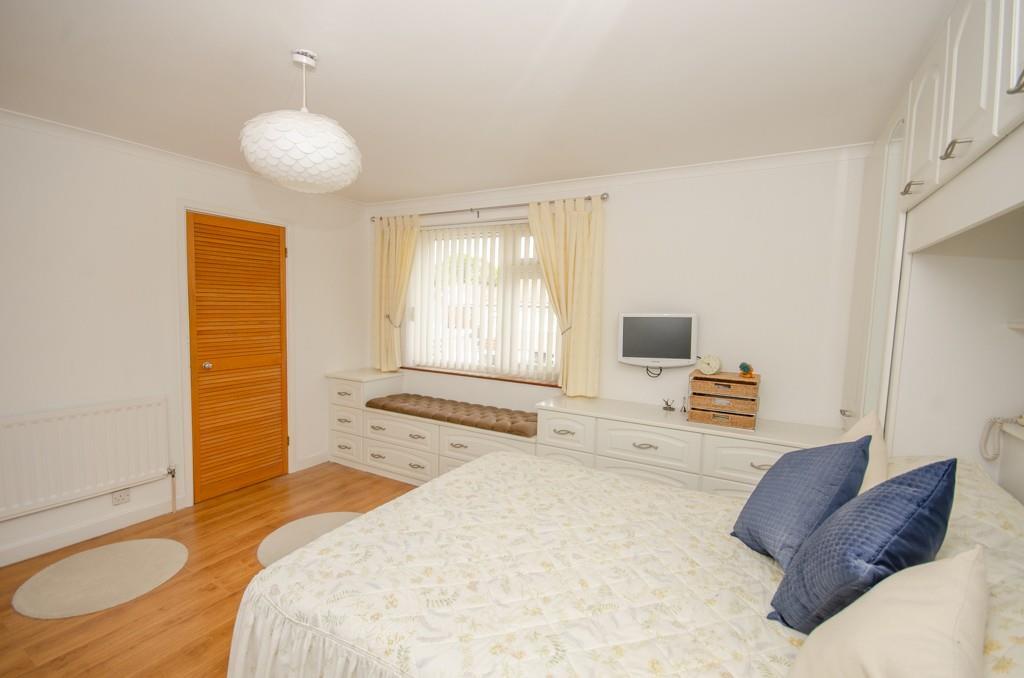 Bedroom 1 pic 2.jpg
