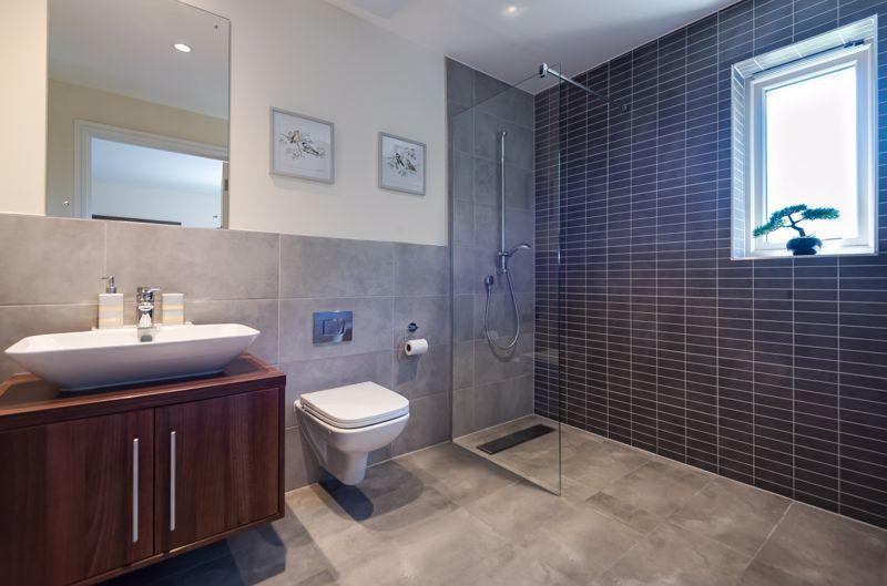 Luxury ensuite shower room