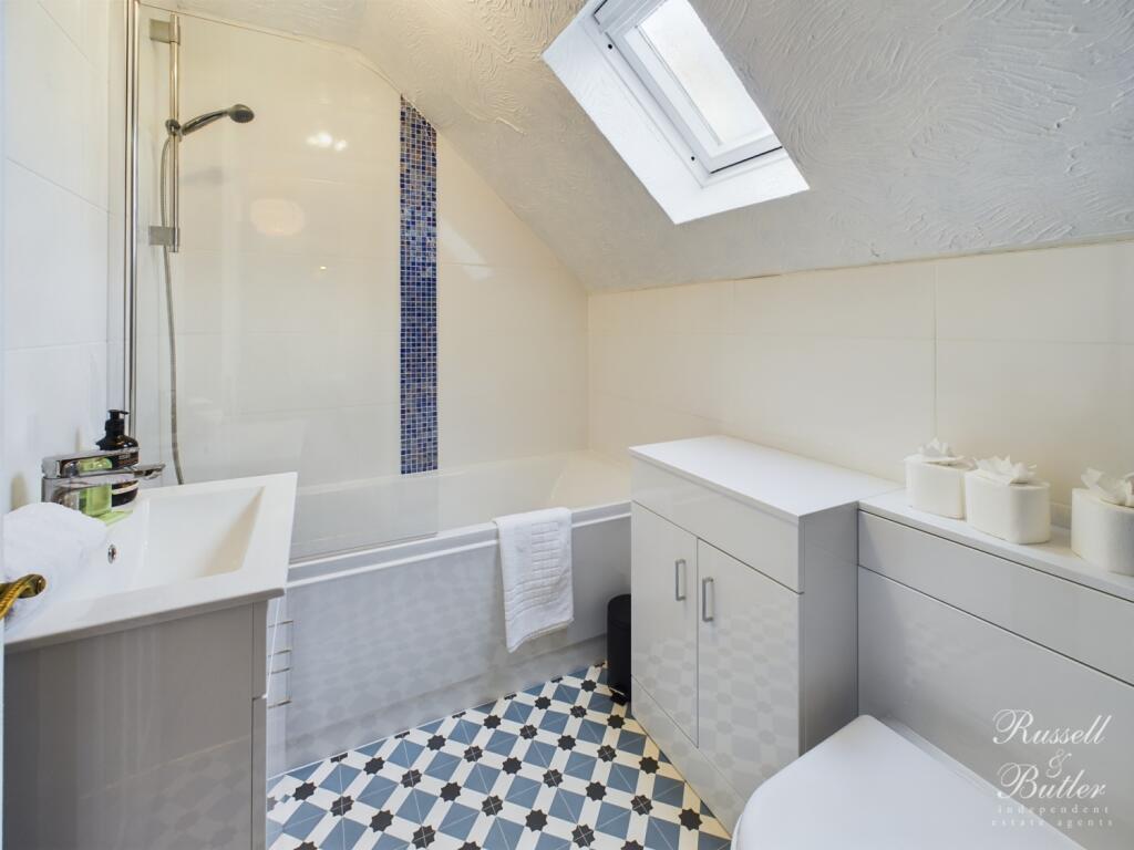 CAM01995G0-PR0248-STILL006