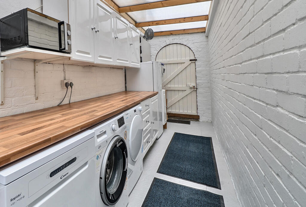 21-1303852-16-684...