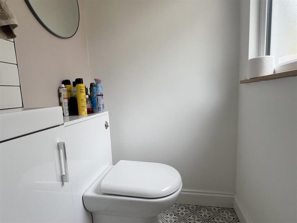 Cloakroom/WC