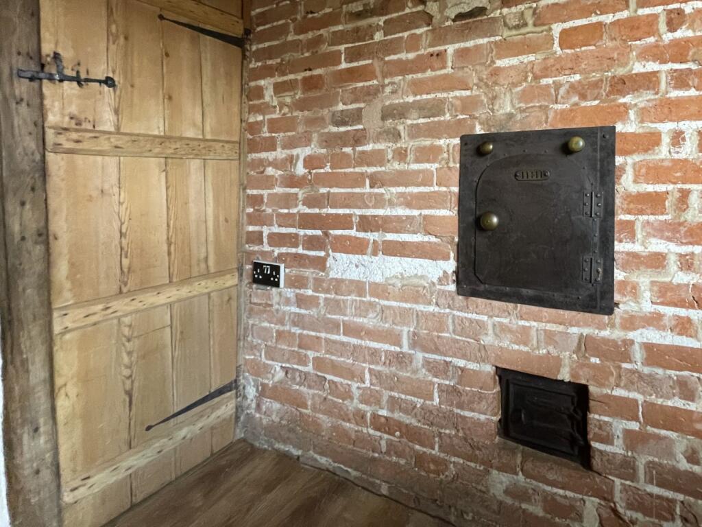 Bread Oven T202511131743.jpeg