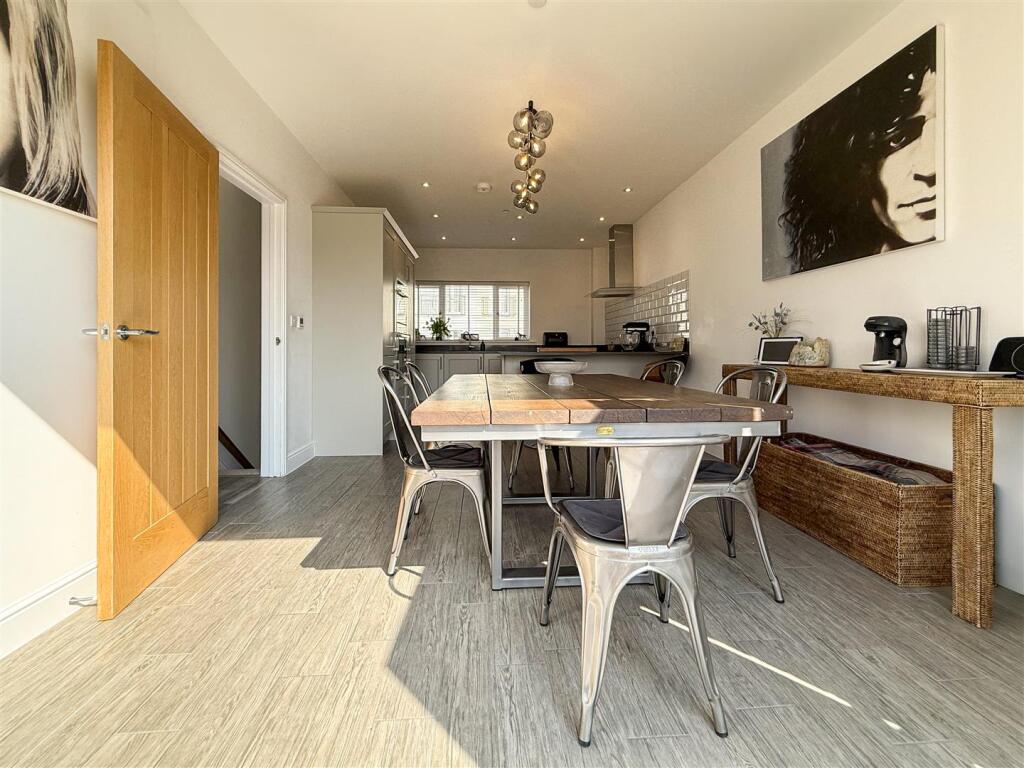 kitchen/ dining