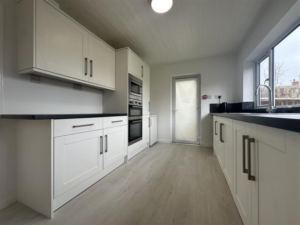 Kitchen II.jpg