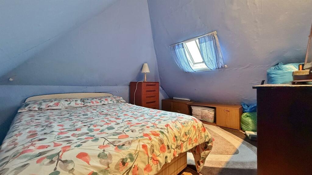 Attic room 2