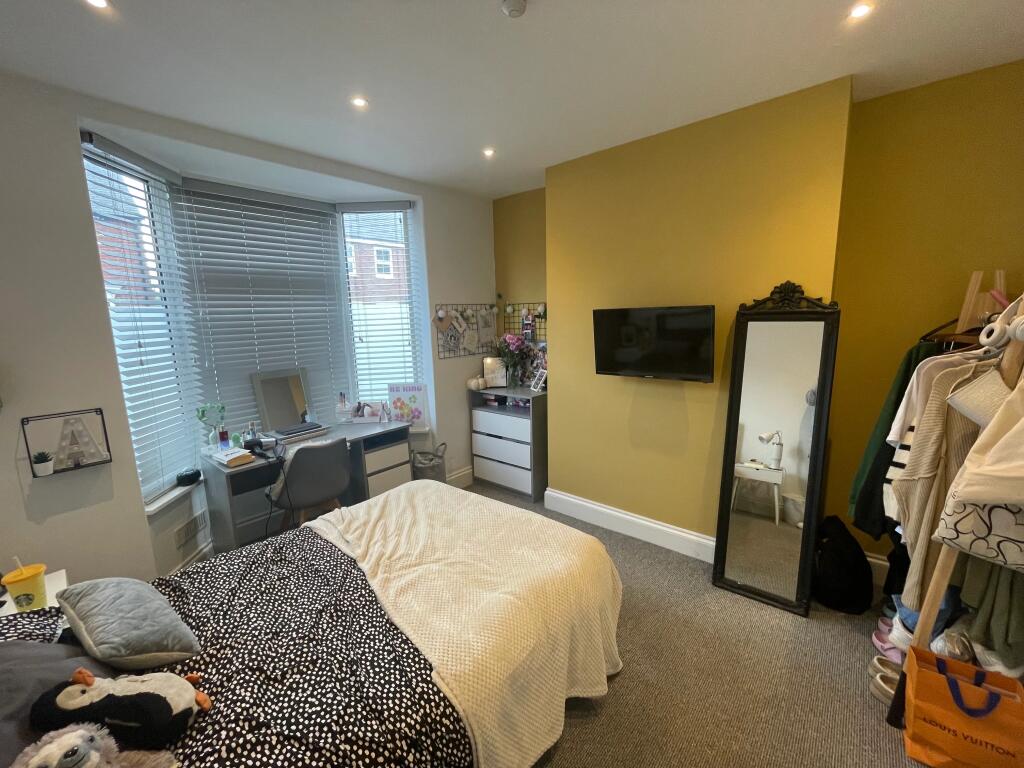 derwent-street,-ln1-1sl---4-bed-image-8 (1).jpg